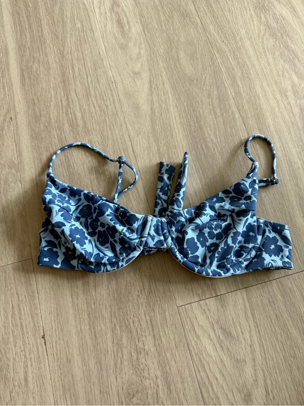 Skatie Blue Floral Underwire Bikini Top Size Large